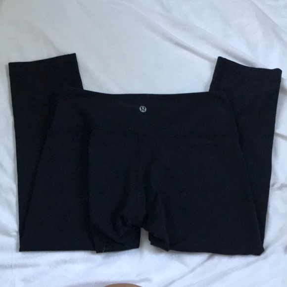 LULULEMON WUNDER UNDER CROP SIZE 6 - Picture 2 of 5